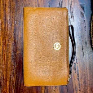 Camel Michael Kors Wristlet
